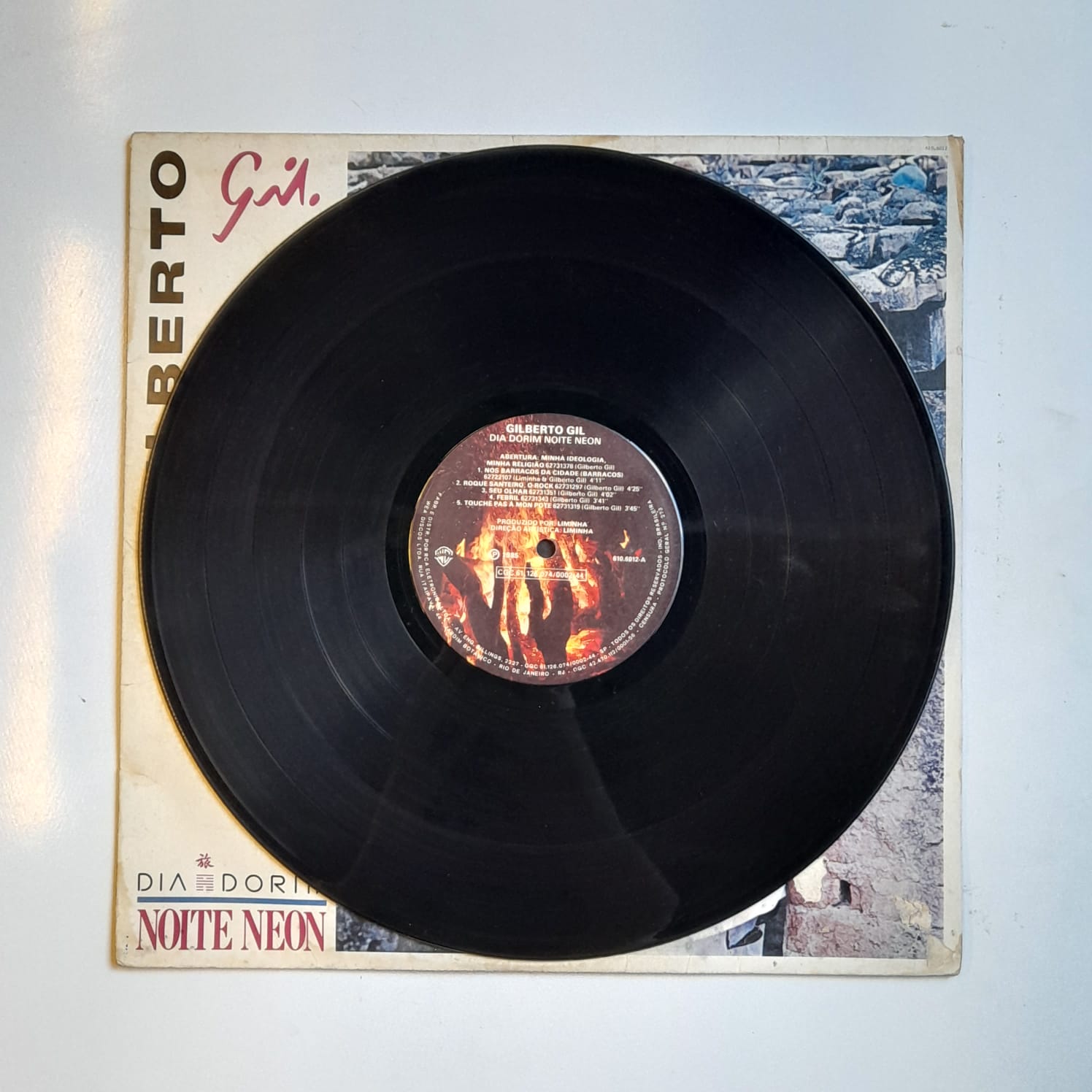 LP Gilberto Gil – Dia Dorim Noite Neon - Imagem 4