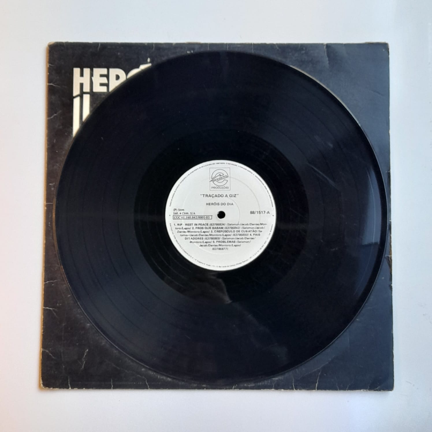 LP Heróis Do Dia – Traçado A Giz - Imagem 3