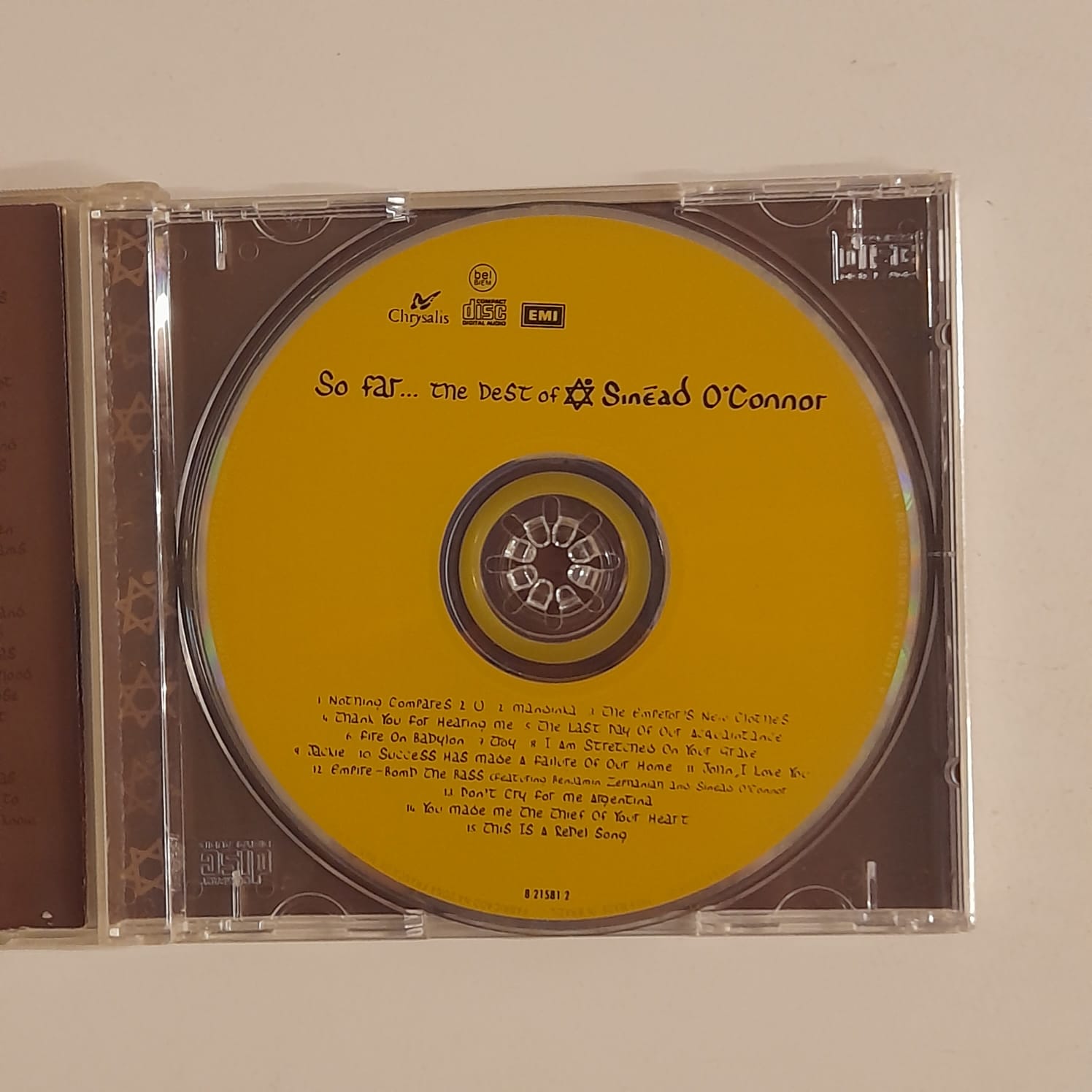CD Sinéad O'Connor – So Far... The Best Of Sinéad O'Connor - Imagem 3