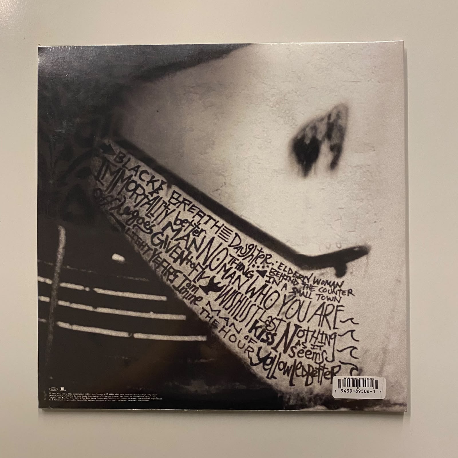 LP Pearl Jam – Rearviewmirror (Greatest Hits 1991-2003: Volume 2) - Lacrado - Imagem 2
