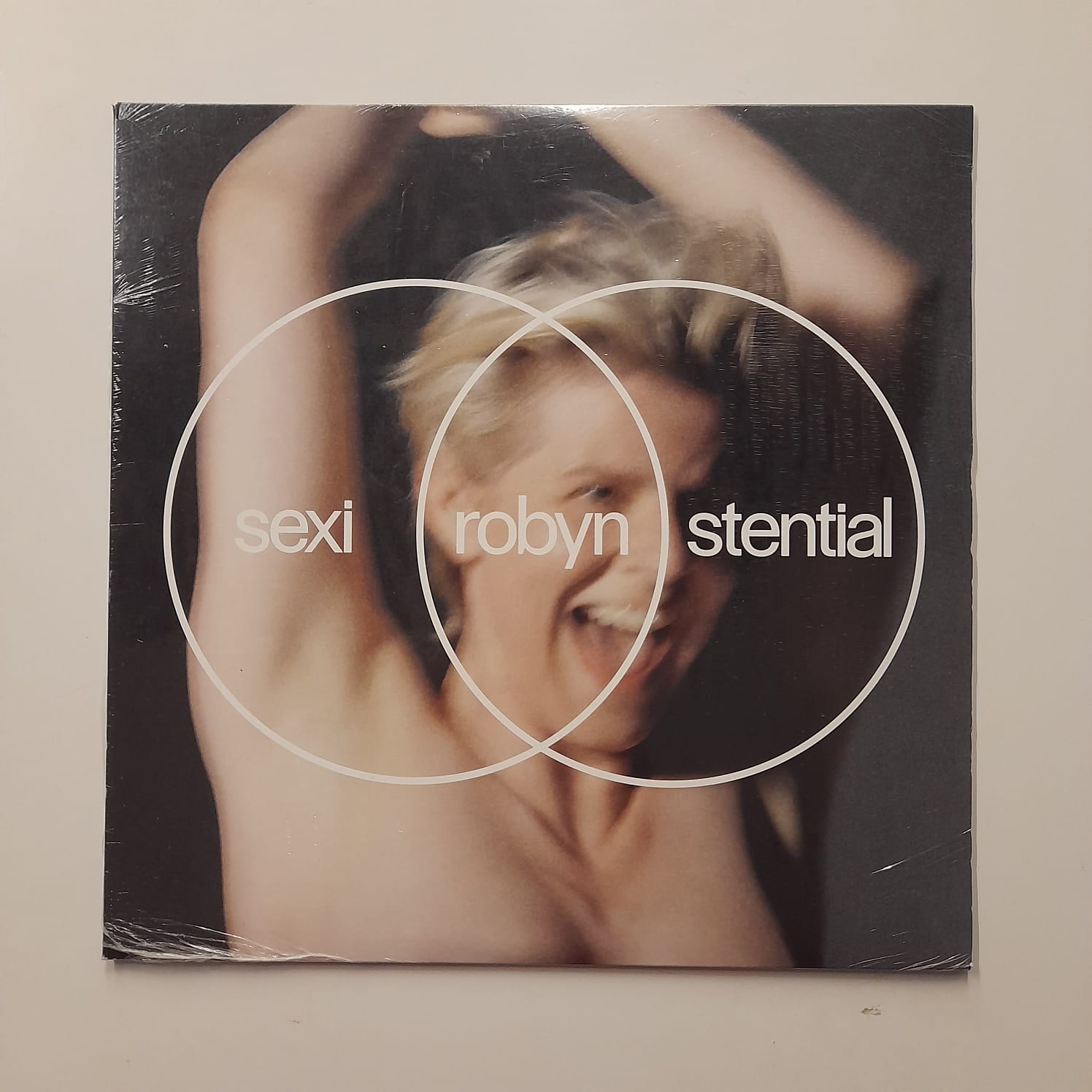 LP Robyn – Sexistential - Lacrado