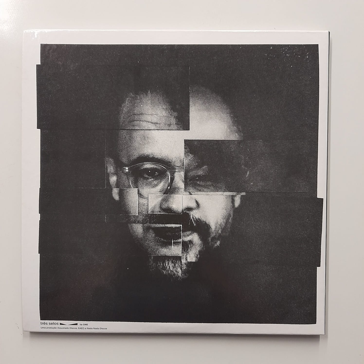 LP Rodrigo Campos, Gui Amabis, Juçara Marçal – Sambas Do Absurdo, Vol. 2 - Imagem 2