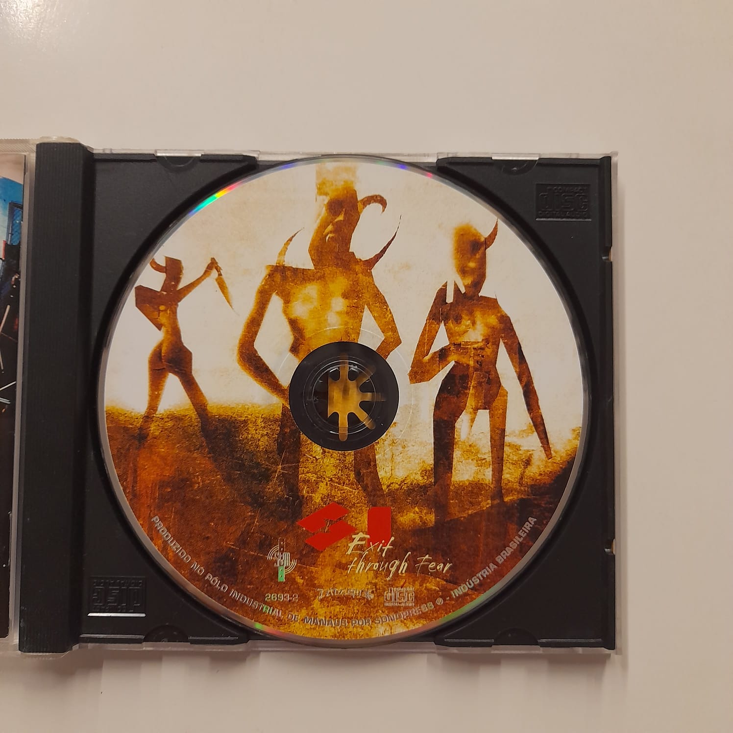 CD Society 1 – Exit Through Fear - Imagem 3