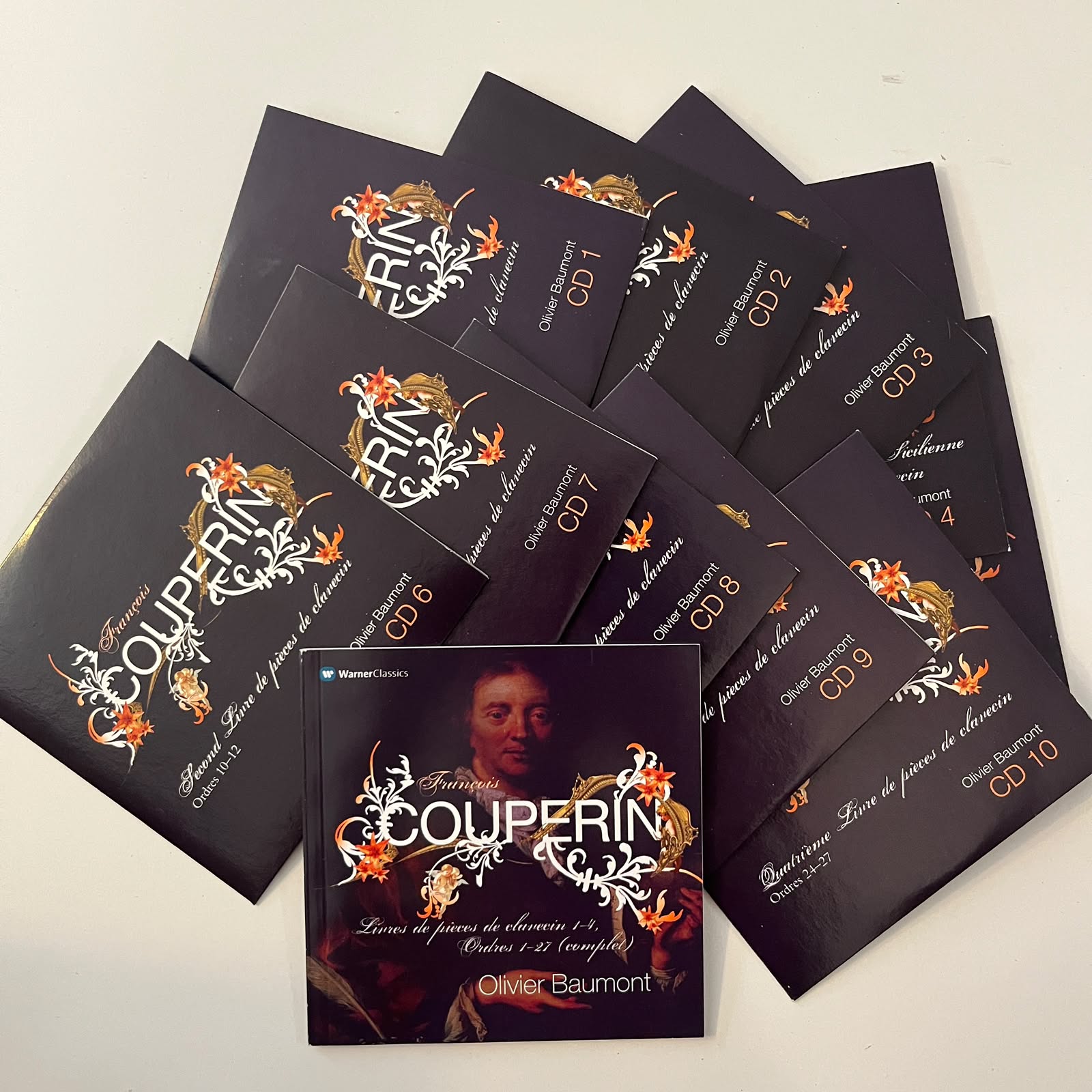 Box CD Couperin – Intégrale Des Livres De Pièces De Clavecin (10 CDs) - Importado - Imagem 3